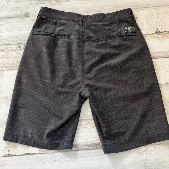 Men’s Billabong Submersibles Black Shorts - Picture 2 of 6